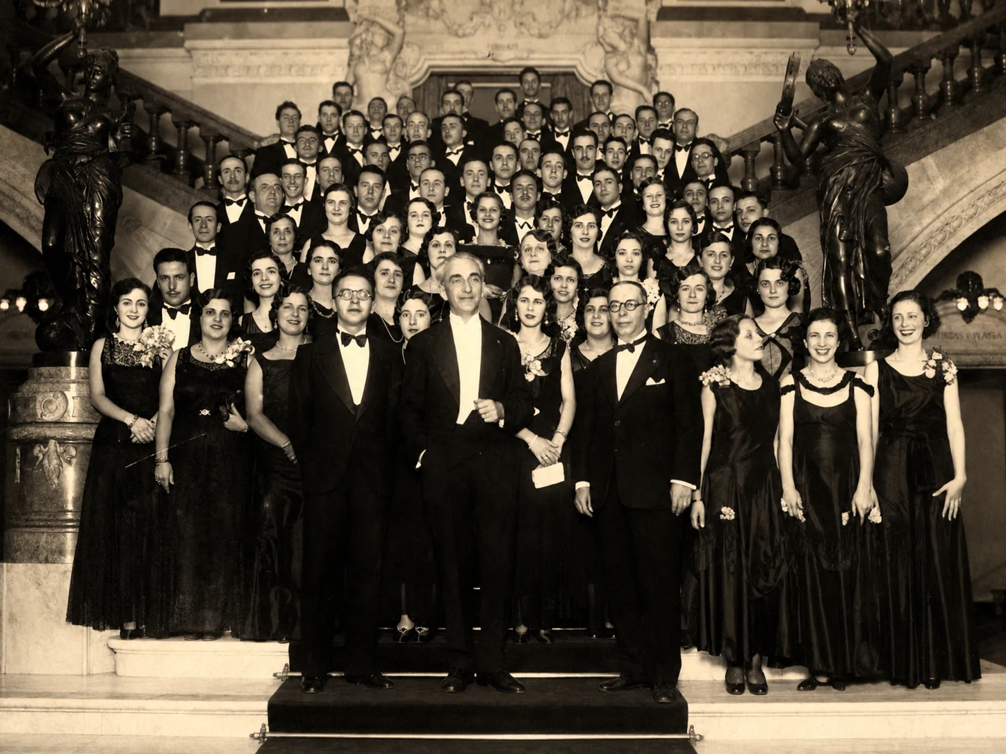 Orfeão do Clube no Theatro Municipal de São Paulo em 1932